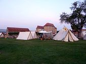 Blick vom Lager zur Burg